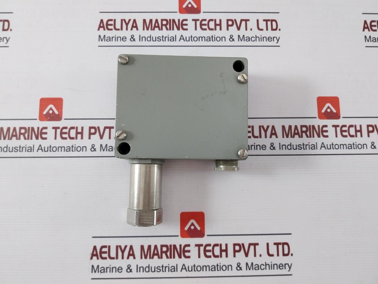 Trafag 8202,80,2210 Pressure Transmitter 12..34V Dc 4..20Ma 94V