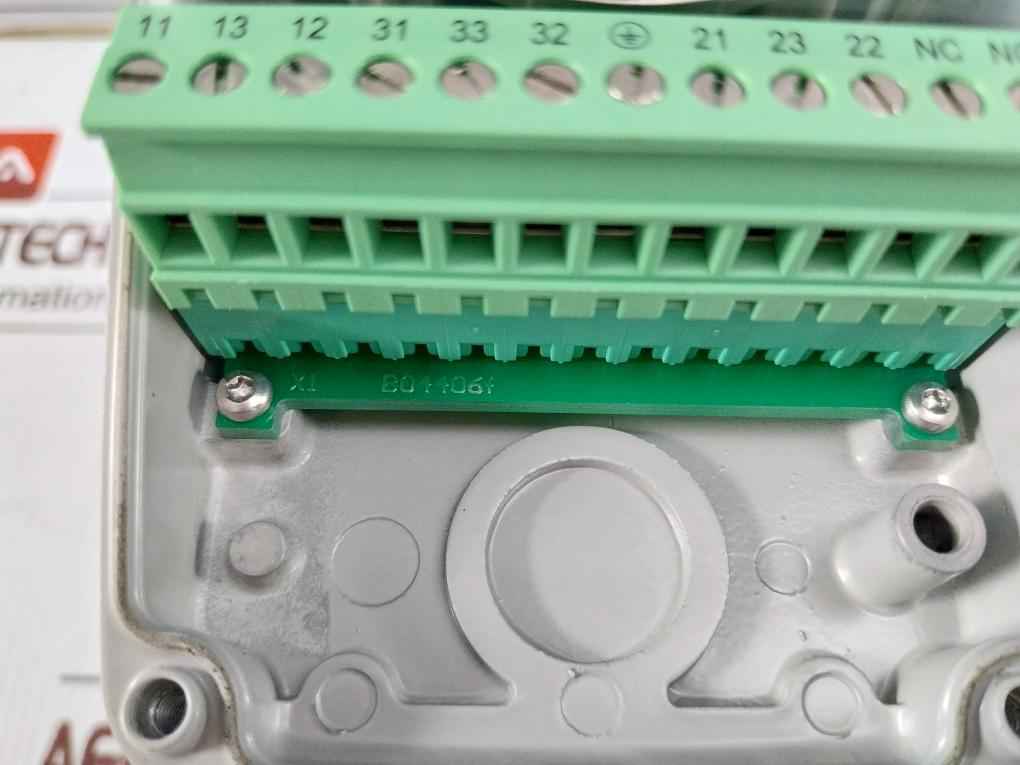 Trafag 8736.20.2200.06 Density Monitor 20°C 520Kpa C1B41205404011 B04406F