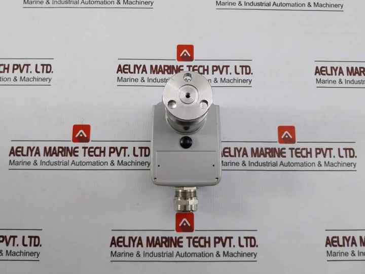 Trafag 8736.20.2200.06 Density Monitor 20°C 520Kpa C1B41205404011 B04406F