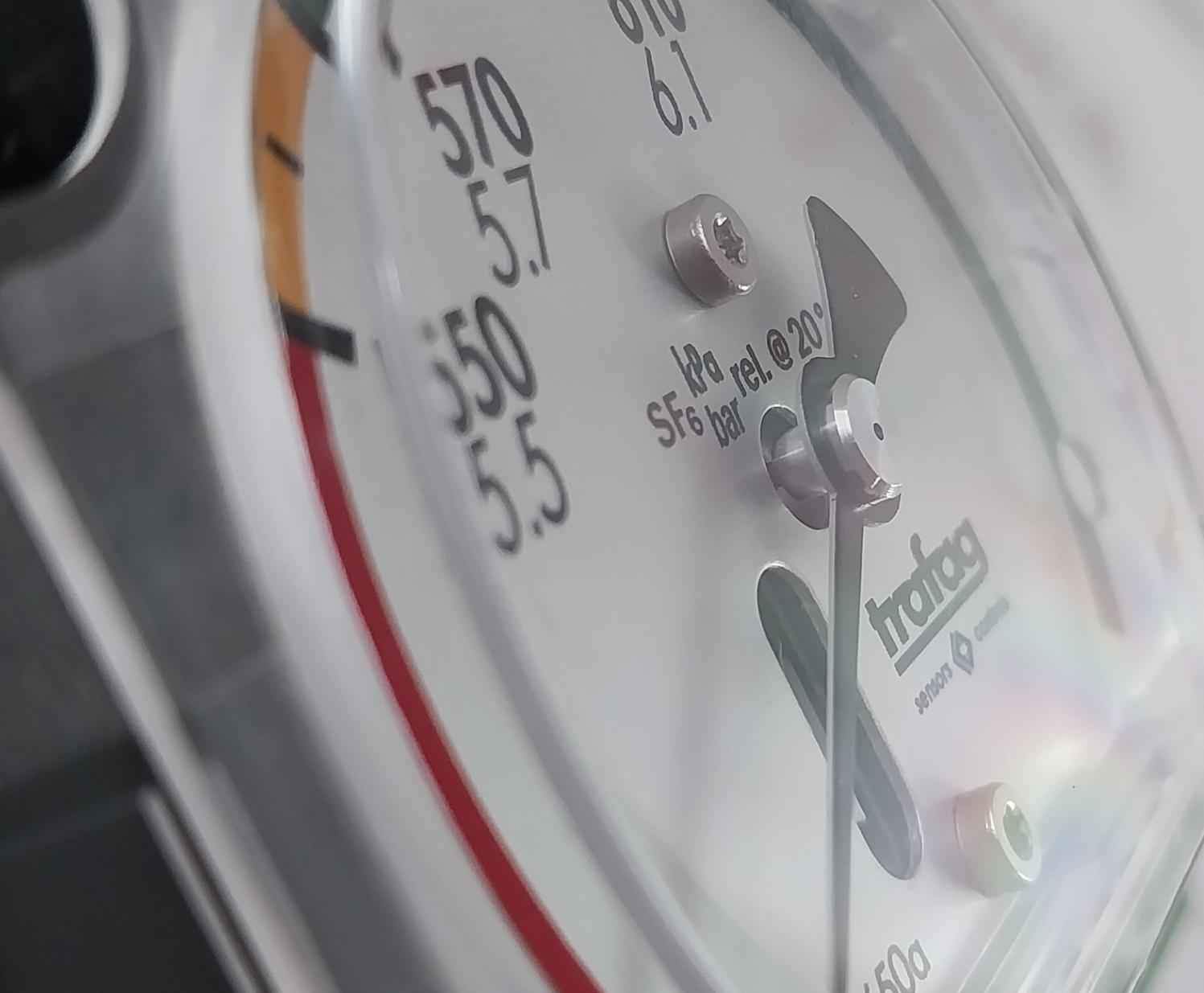 Trafag 8736.20.2200.59 Density Monitor 5.5 To 6.1 Bar B04406F Sf6.100%