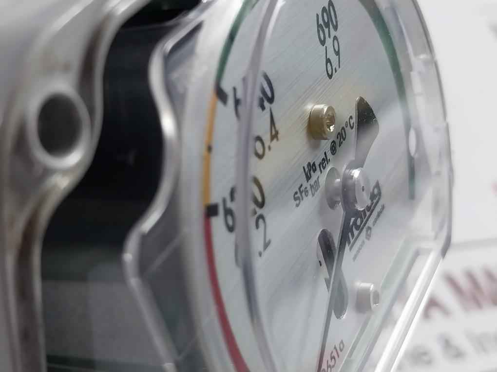 Trafag 8736.20.2200.Bs Density Monitor C1B41205404015 640Kpa Sf6.100%