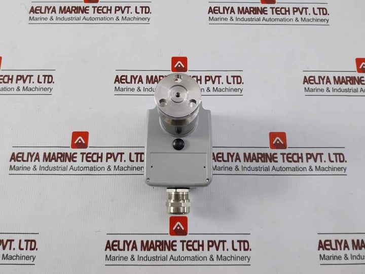 Trafag 8736.20.2200.N1 Density Monitor Unit 520Kpa 20°C C20650A Sf6.100%