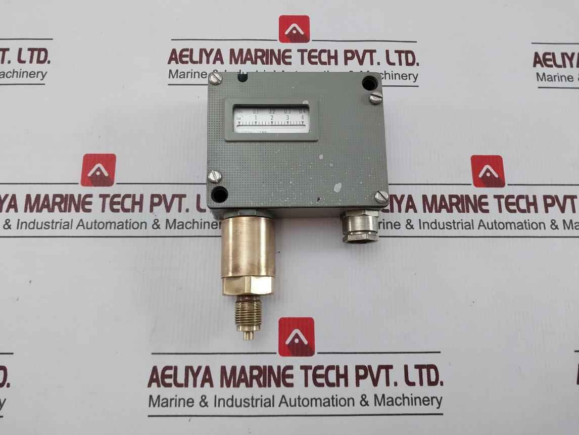 Trafag 900.2376.924 Pressure Switch 0-4 Bar 12 Bar