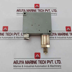 Trafag 900.2376.924 Pressure Switch 0-4 Bar 12 Bar