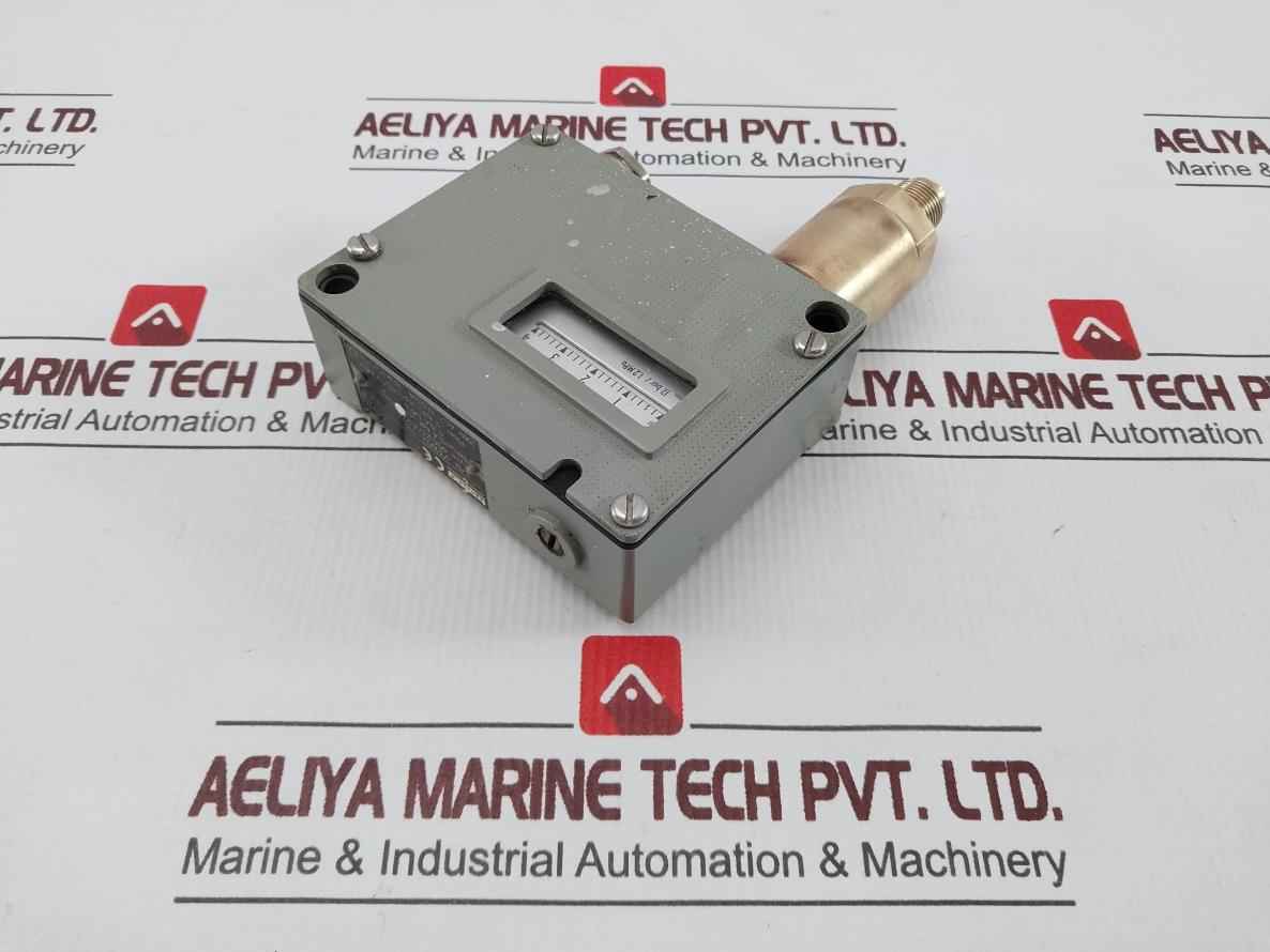 Trafag 900.2376.924 Pressure Switch 0-4 Bar 12 Bar