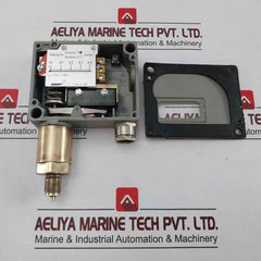 Trafag 900.2376.924 Pressure Switch 0-4 Bar 12 Bar