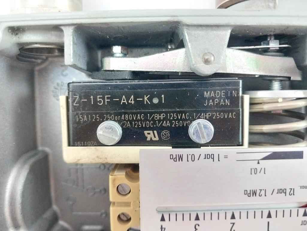 Trafag 900.2376.924 Pressure Switch 0-4 Bar 12 Bar