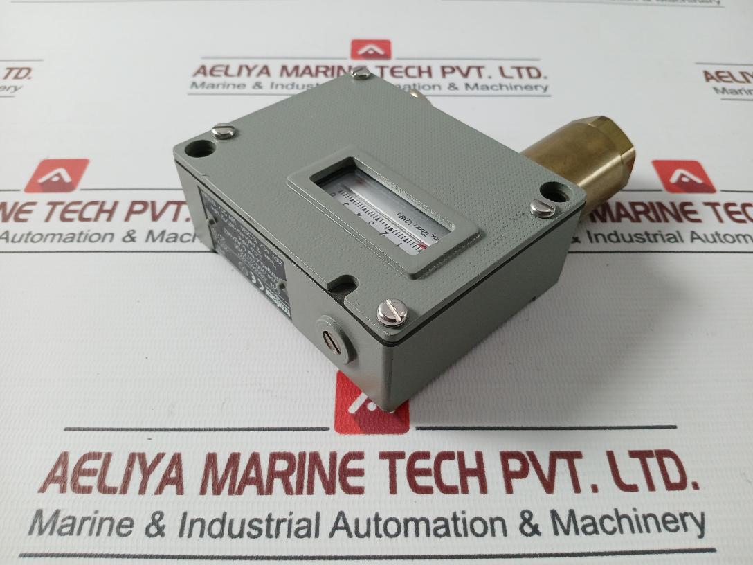 Trafag 900.2377.903 Electromechanical Pressure Switch 0..6 Bar (Kg/Cm2)