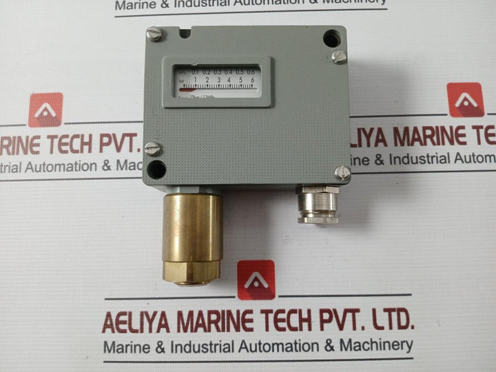 Trafag 900.2377.903 Electromechanical Pressure Switch 0..6 Bar (Kg/Cm2)