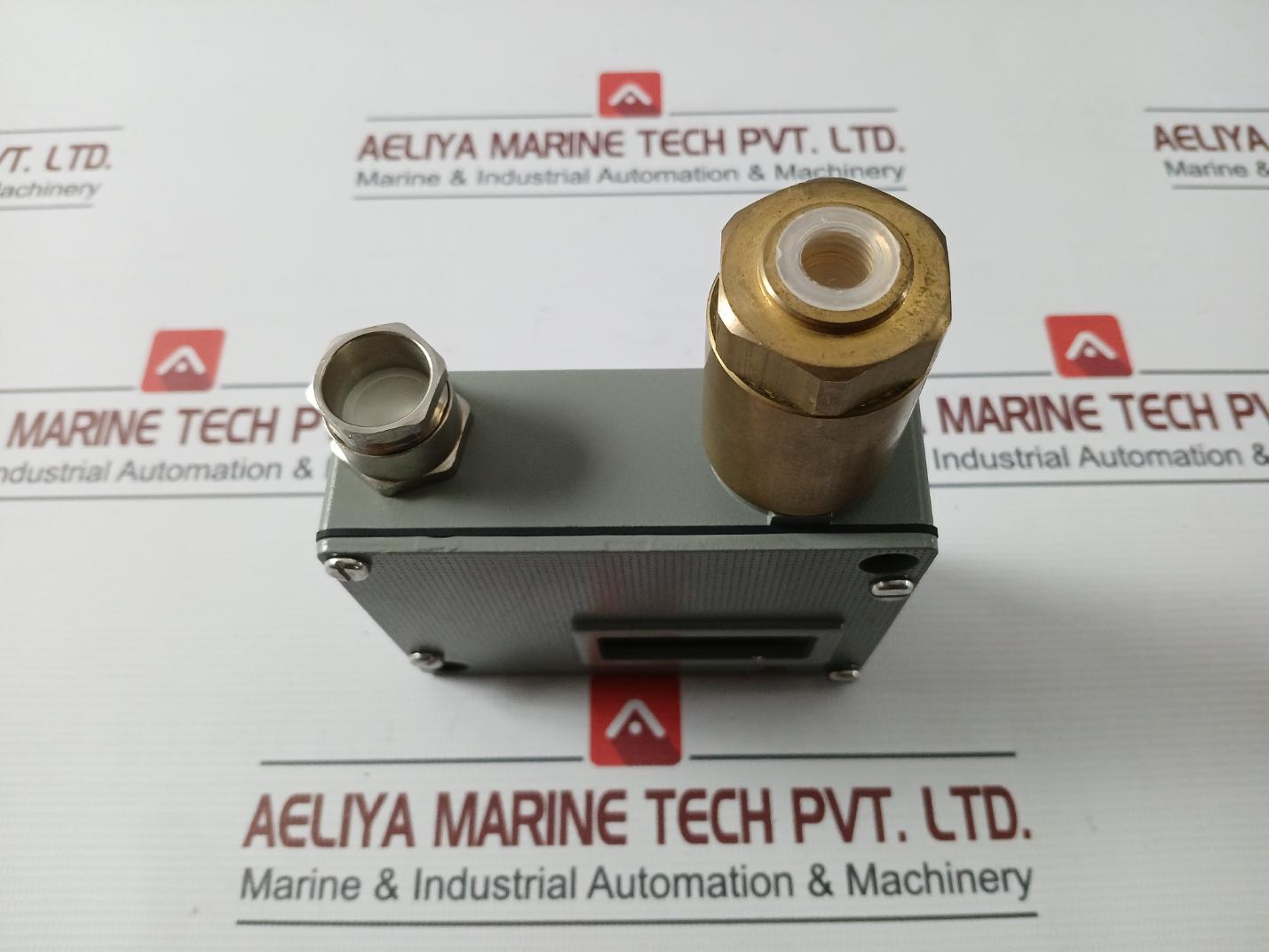 Trafag 900.2377.903 Electromechanical Pressure Switch 0..6 Bar (Kg/Cm2)