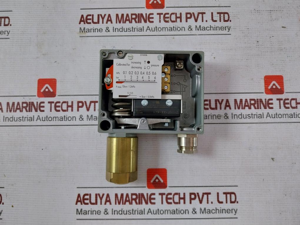 Trafag 900.2377.903 Pressure Switch Z-15F-a4-k1 D74008K 13516Za