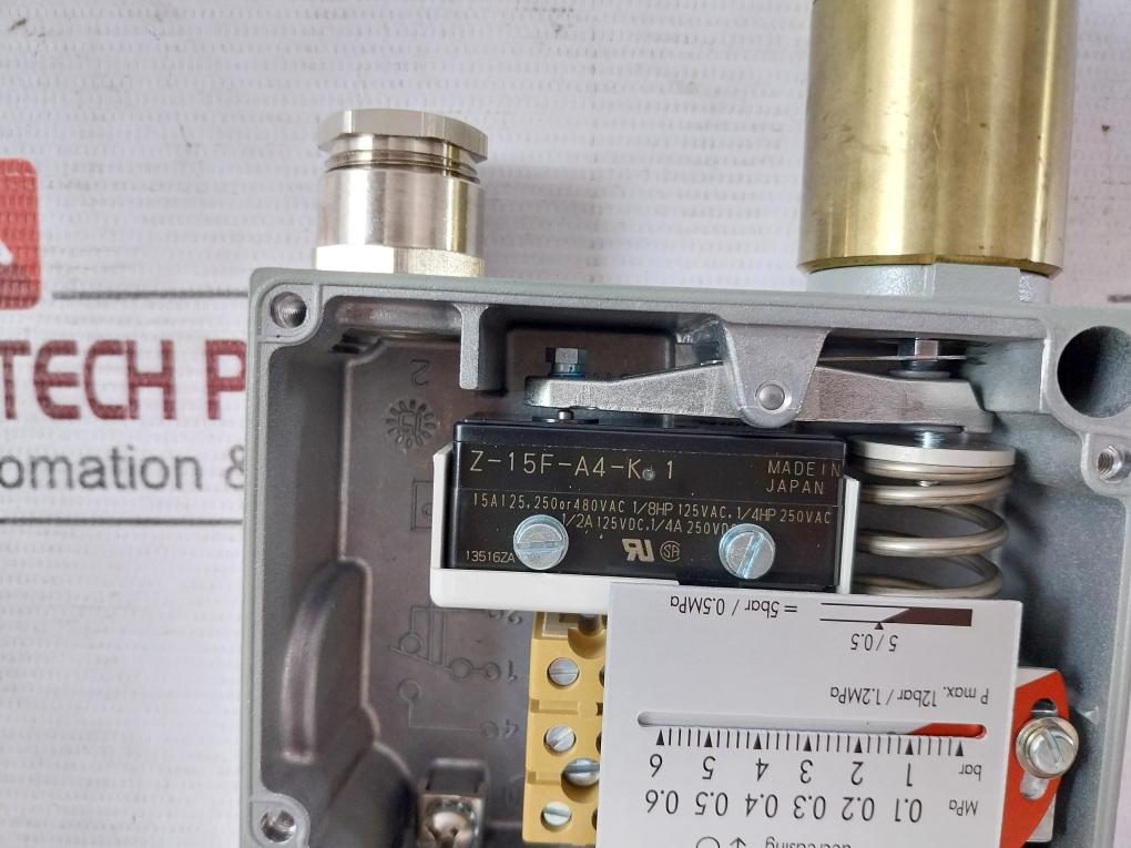 Trafag 900.2377.903 Pressure Switch Z-15F-a4-k1 D74008K 13516Za