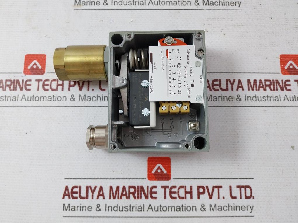 Trafag 900.2377.903 Pressure Switch Z-15F-a4-k1 D74008K 13516Za