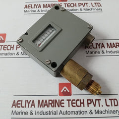Trafag 900.2377.904 Pressure Switch Ip65 250Vac 10(3)A 24Vdc 2A 12Bar/1,2 Mpa