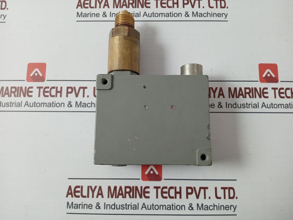 Trafag 900.2377.904 Pressure Switch Ip65 250Vac 10(3)A 24Vdc 2A 12Bar/1,2 Mpa