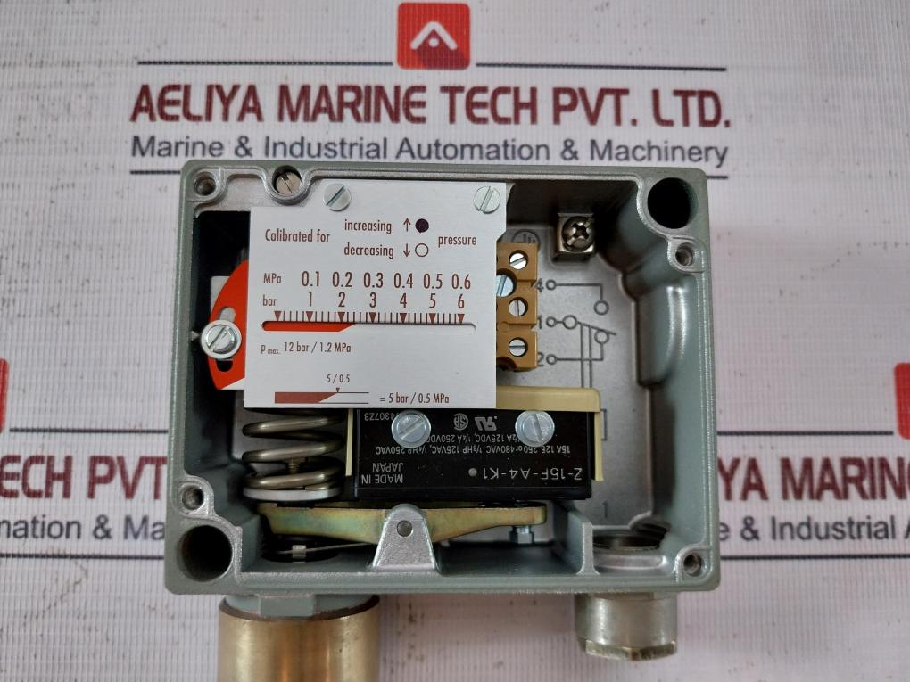 Trafag 904.2377.924 Pressure Switch 5Bar 0.5Mpa 250Vac 30Vdc