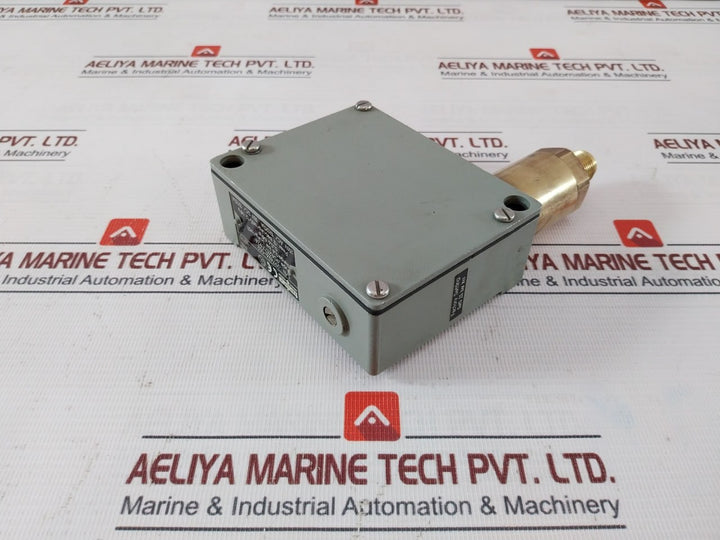 Trafag 904.2377.924 Pressure Switch 5Bar 0.5Mpa 250Vac 30Vdc