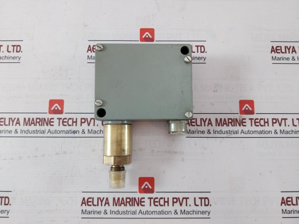 Trafag 904.2377.924 Pressure Switch 5Bar 0.5Mpa 250Vac 30Vdc