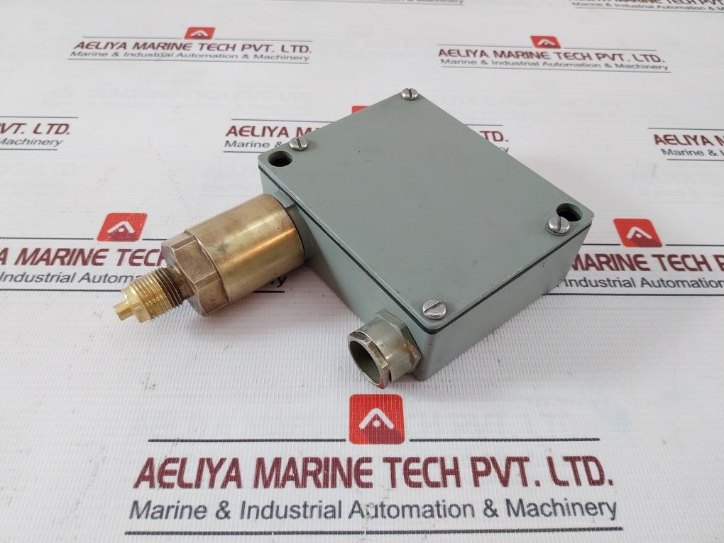 Trafag 904.2377.924 Pressure Switch 5Bar 0.5Mpa 250Vac 30Vdc