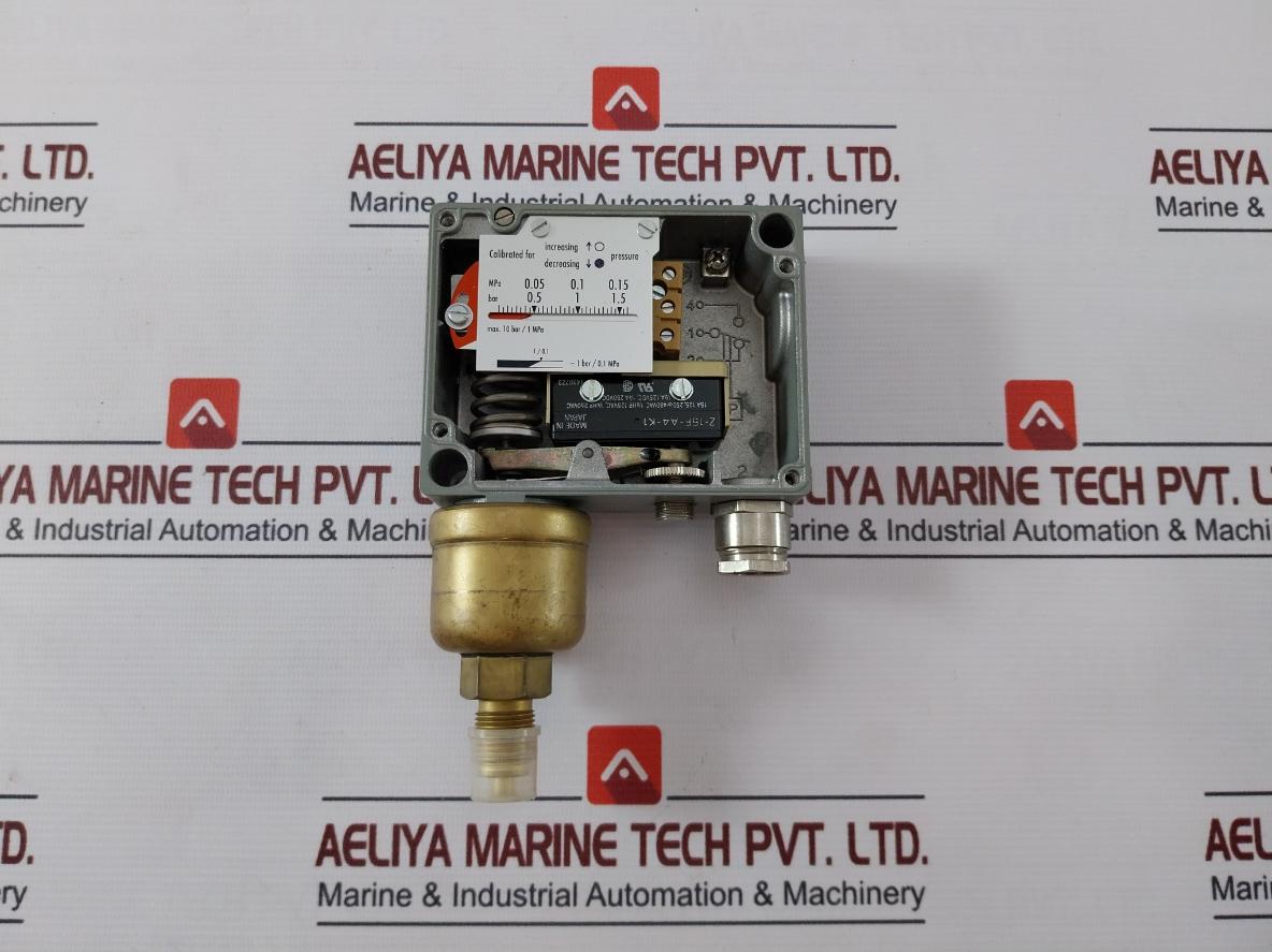 Trafag 941.2373.922 Electromechanical Pressure Switch 0.2...1.6 Bar