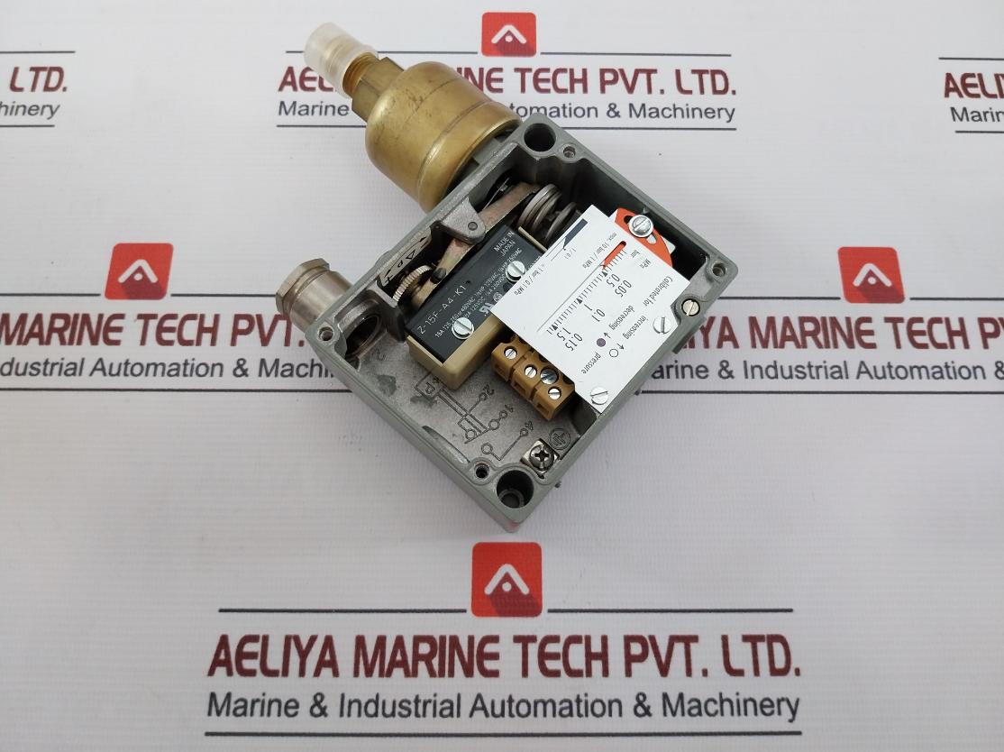 Trafag 941.2373.922 Electromechanical Pressure Switch 0.2...1.6 Bar