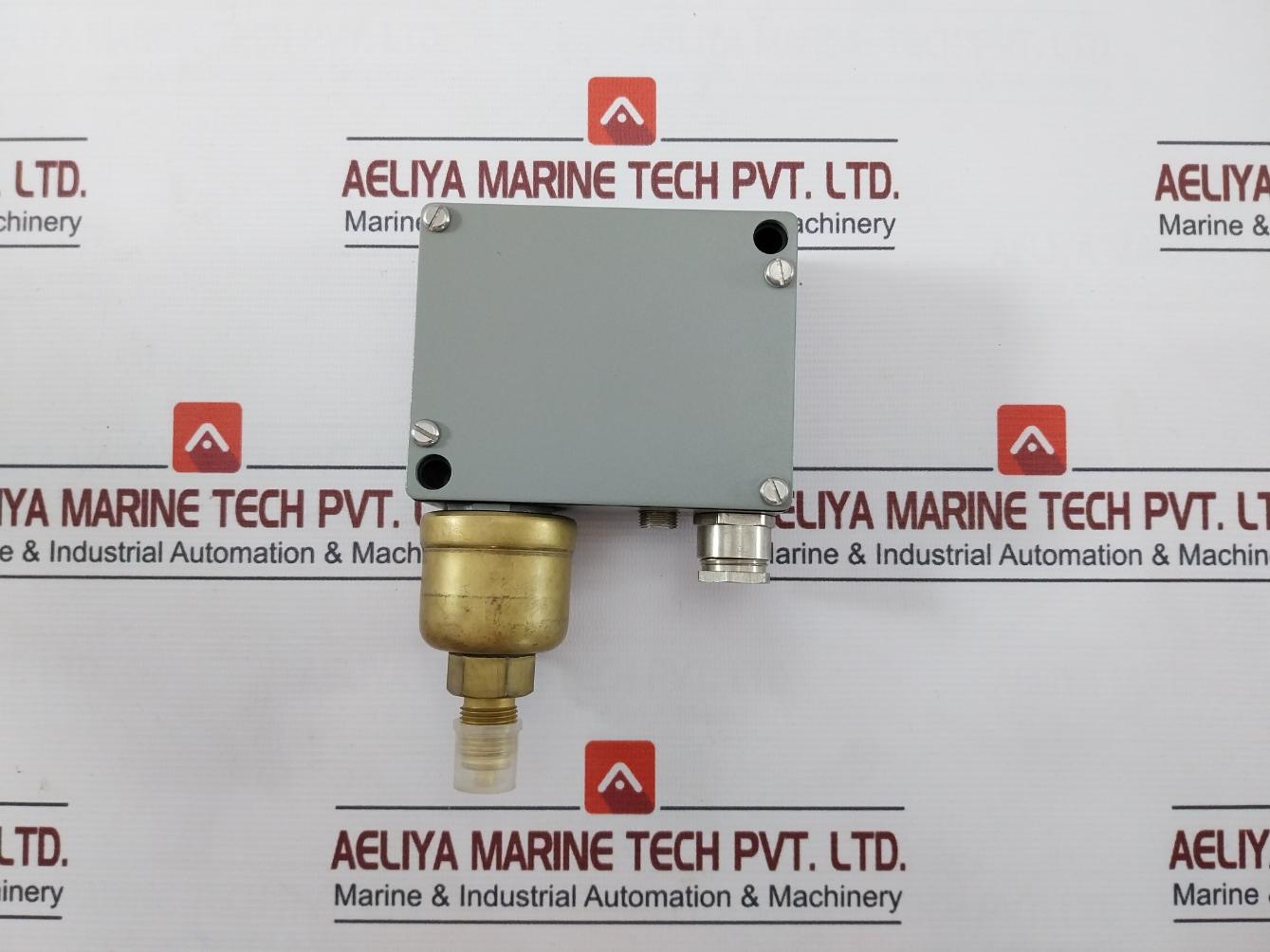 Trafag 941.2373.922 Electromechanical Pressure Switch 0.2...1.6 Bar