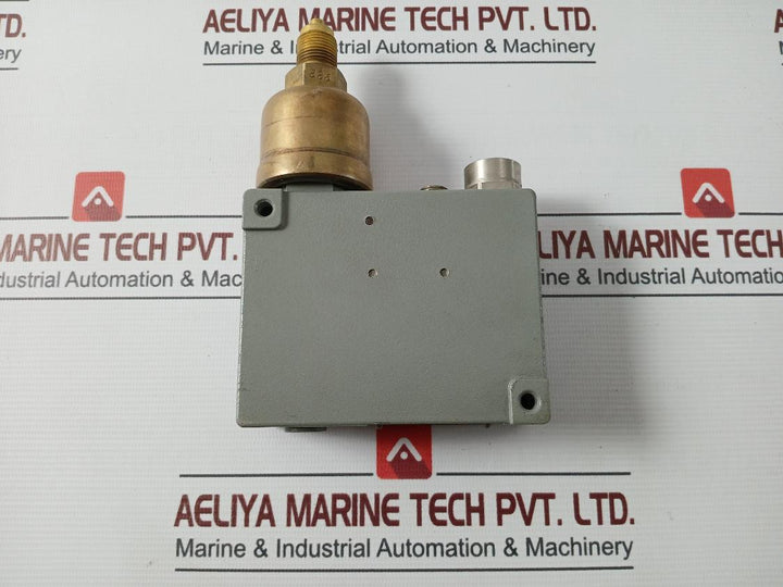 Trafag 941.2373.922 Electromechanical Pressure Switch 0.2…1.6 Bar (Kg/Cm2)