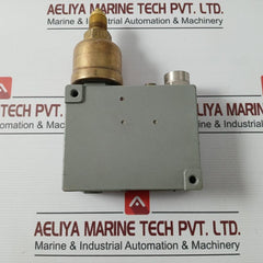 Trafag 941.2373.922 Electromechanical Pressure Switch 0.2…1.6 Bar (Kg/Cm2)
