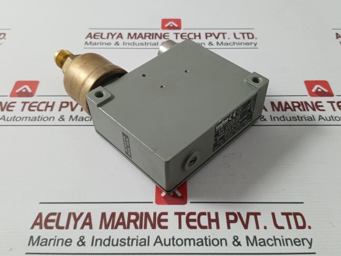 Trafag 941.2373.922 Electromechanical Pressure Switch 0.2…1.6 Bar (Kg/Cm2)