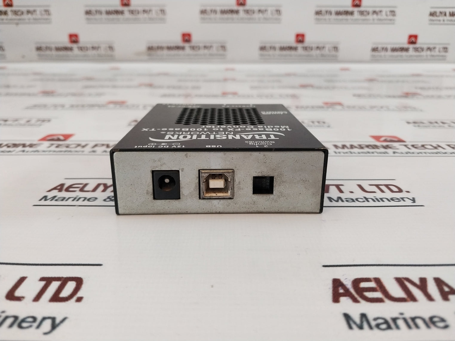 Transition Networks J/Fe-cf-04 Media Converter 100Base-fx To 100Base-tx 12Vdc