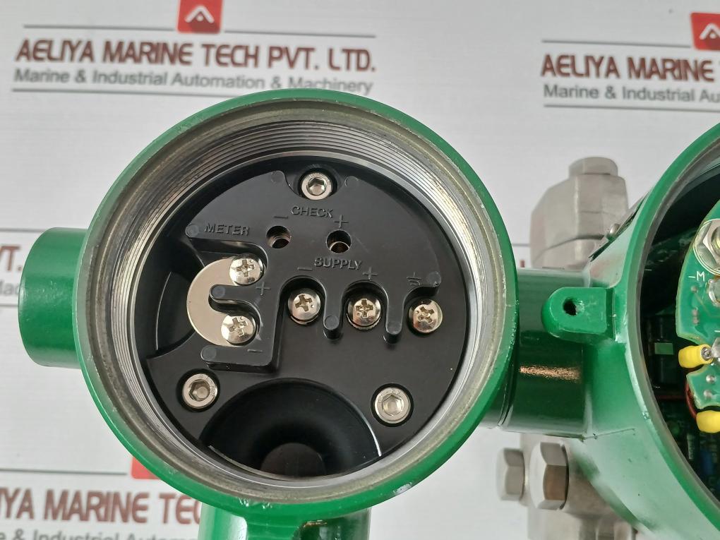 Transmitter Output Une11S-shs2 *B Yokogawa  Dc 4-20 Ma 0-300 Kpa 24 V