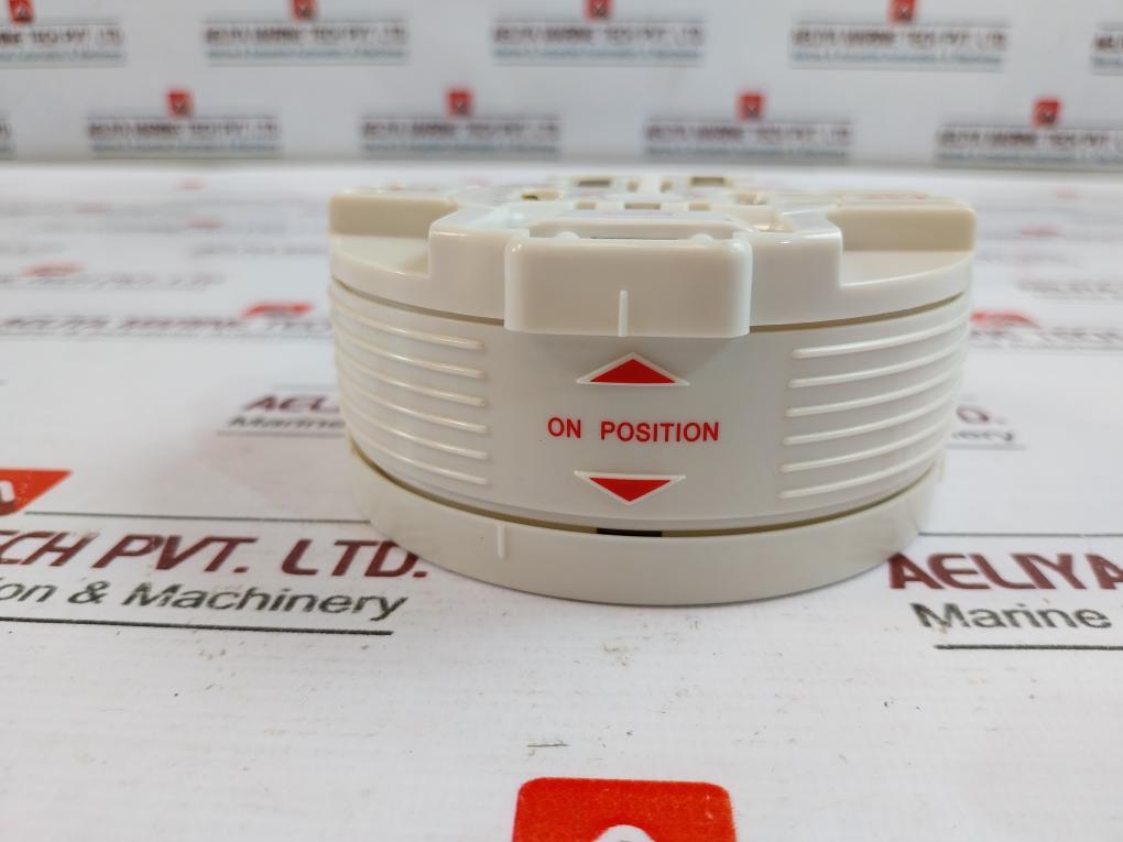 Traveller Tra-100 Electrical Travel Adapters Fused Max 5A 110-240V 211-0272