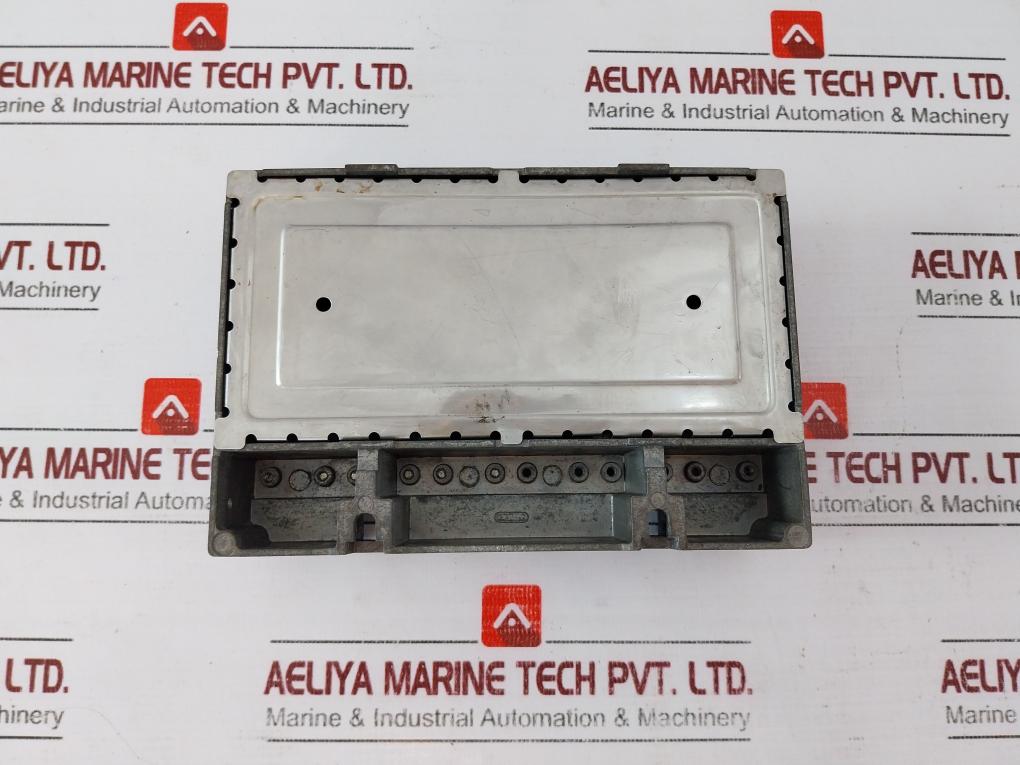 TRIAX AGC UNIT 9600 Wideband Amplifier Upper Level Limit 90-70-80 DB O/P +24V