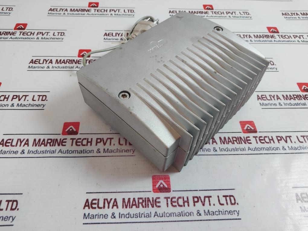 Triax Hfa 604, 862 Mhz Push Pull Amplifier 190-260Vac~ 50Hz/7.5W