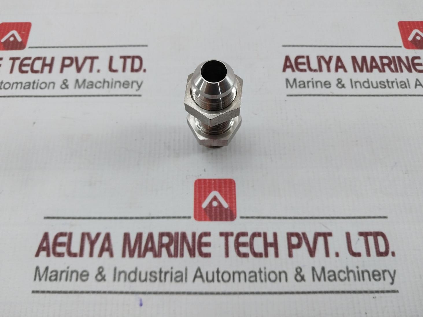 Tsc 21485-11-2001/28 Center Arm Adapter 30201142