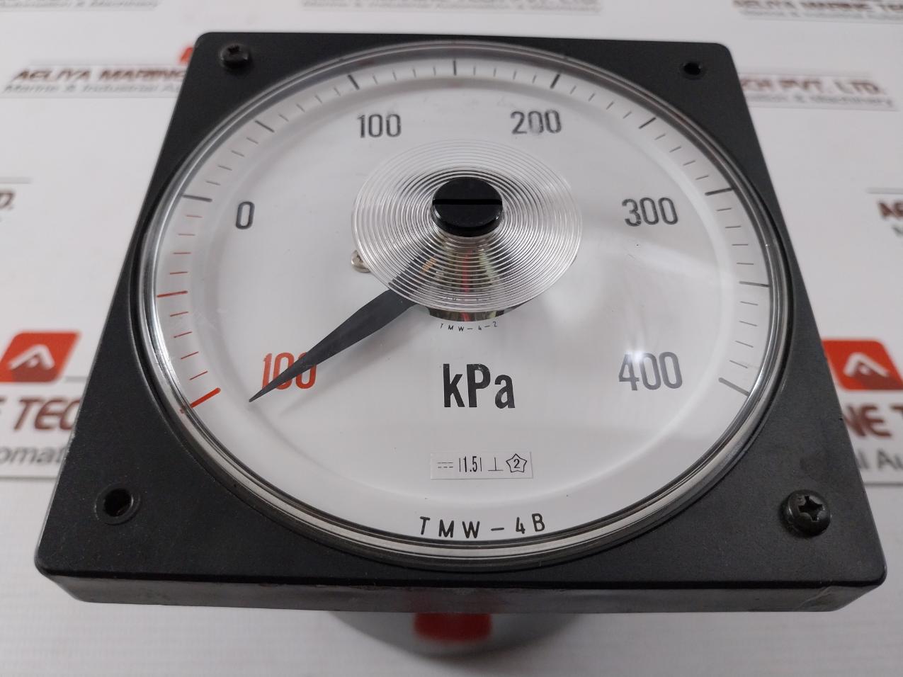Tsuruga Tmw-4B Wide Angle Round Indicator -100 To 400 Kpa