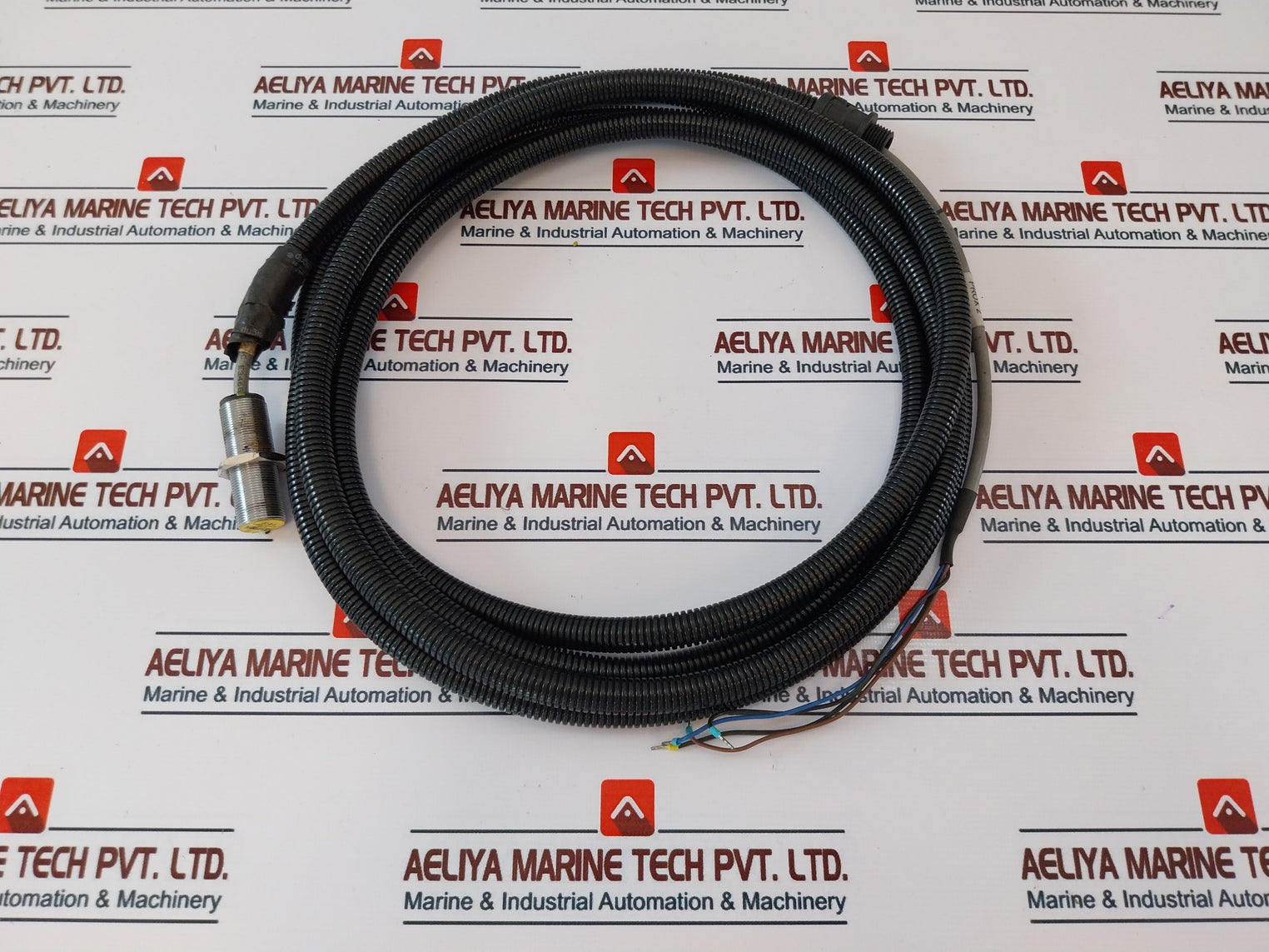 Turck Bi8-g18-ap6X 7M Inductive Sensor W/ Proximity Sensor Cable