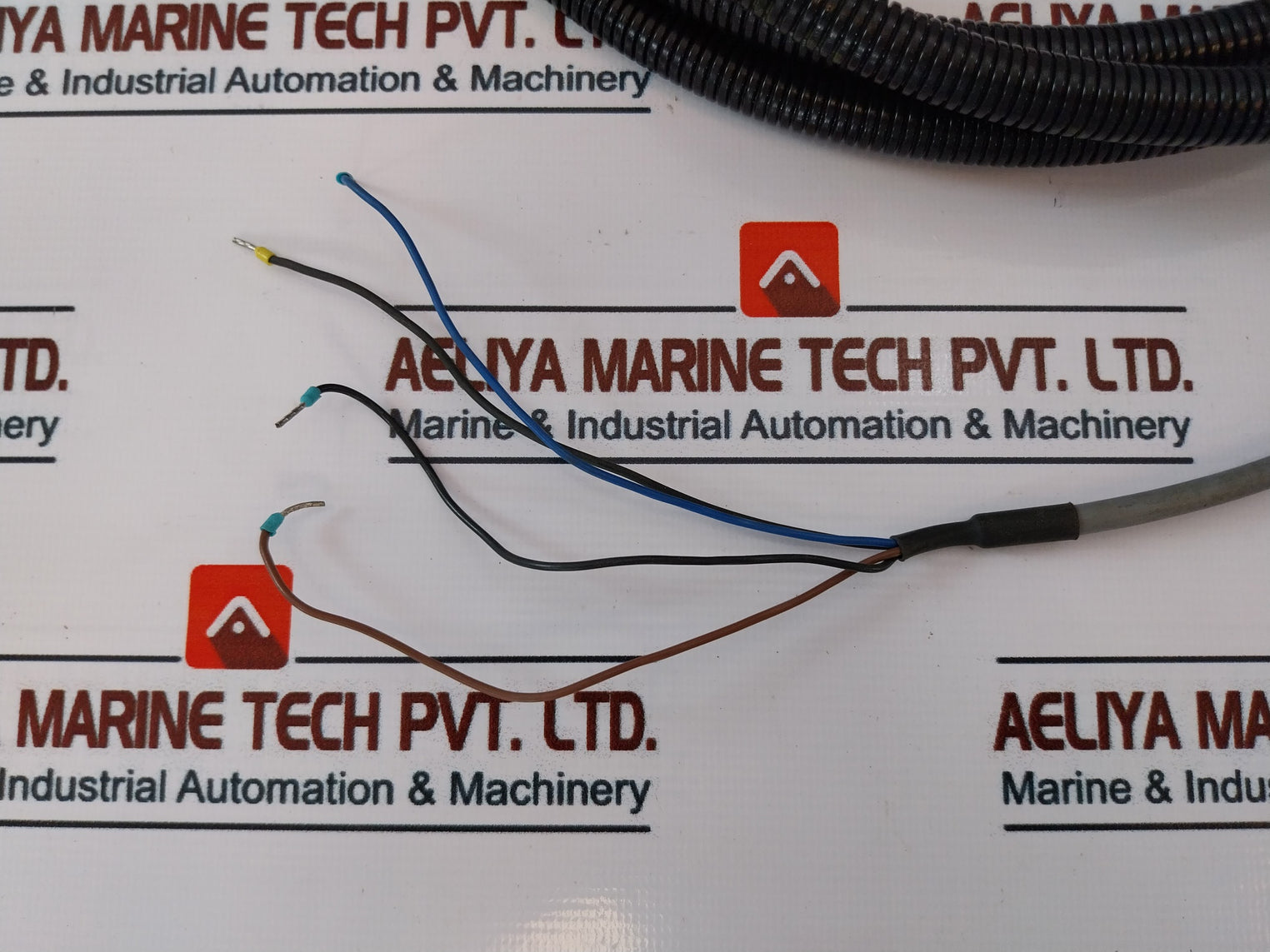 Turck Bi8-g18-ap6X 7M Inductive Sensor W/ Proximity Sensor Cable