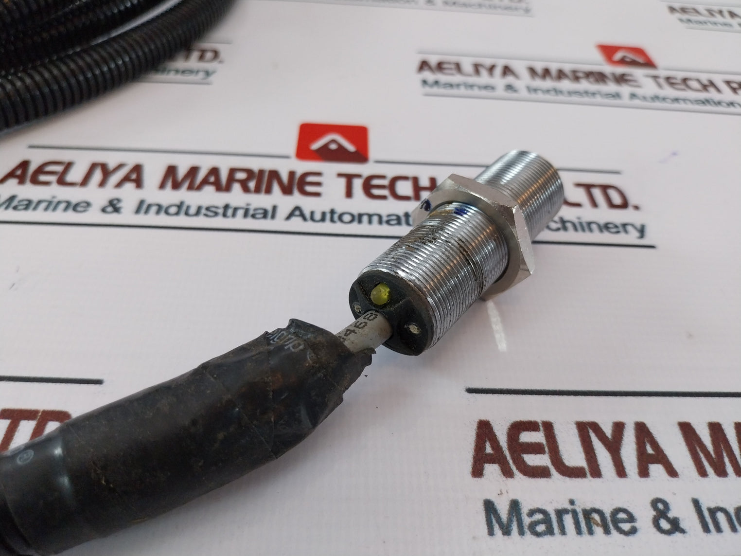 Turck Bi8-g18-ap6X 7M Inductive Sensor W/ Proximity Sensor Cable