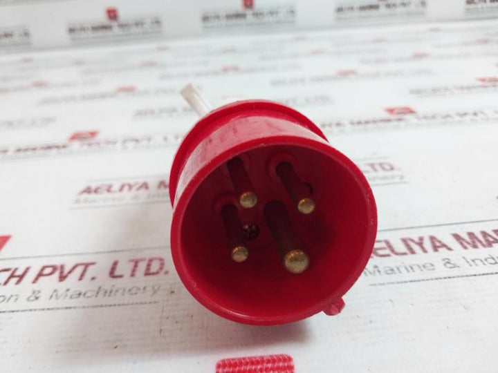 014 Industrial Plug Connector Ip44 16A-6H/415V 3P+E/50-60Hz