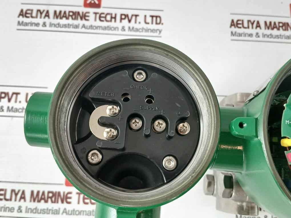 Une43-sas2 *B Transmitter Yokogawa Dc 4-20 Ma 0-300 Kpa Used