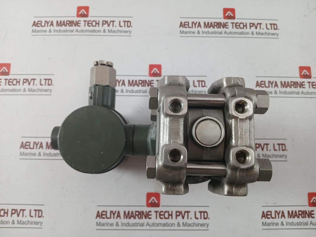 Une 43-scs2*B/Cal-p/Ssb-s/Z Pressure Transmitter Yokogawa 0-5 Mpa