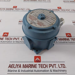 United Electric J120 Explosion-proof Pressure Switch 15/300 Psi 2000 Kpa
