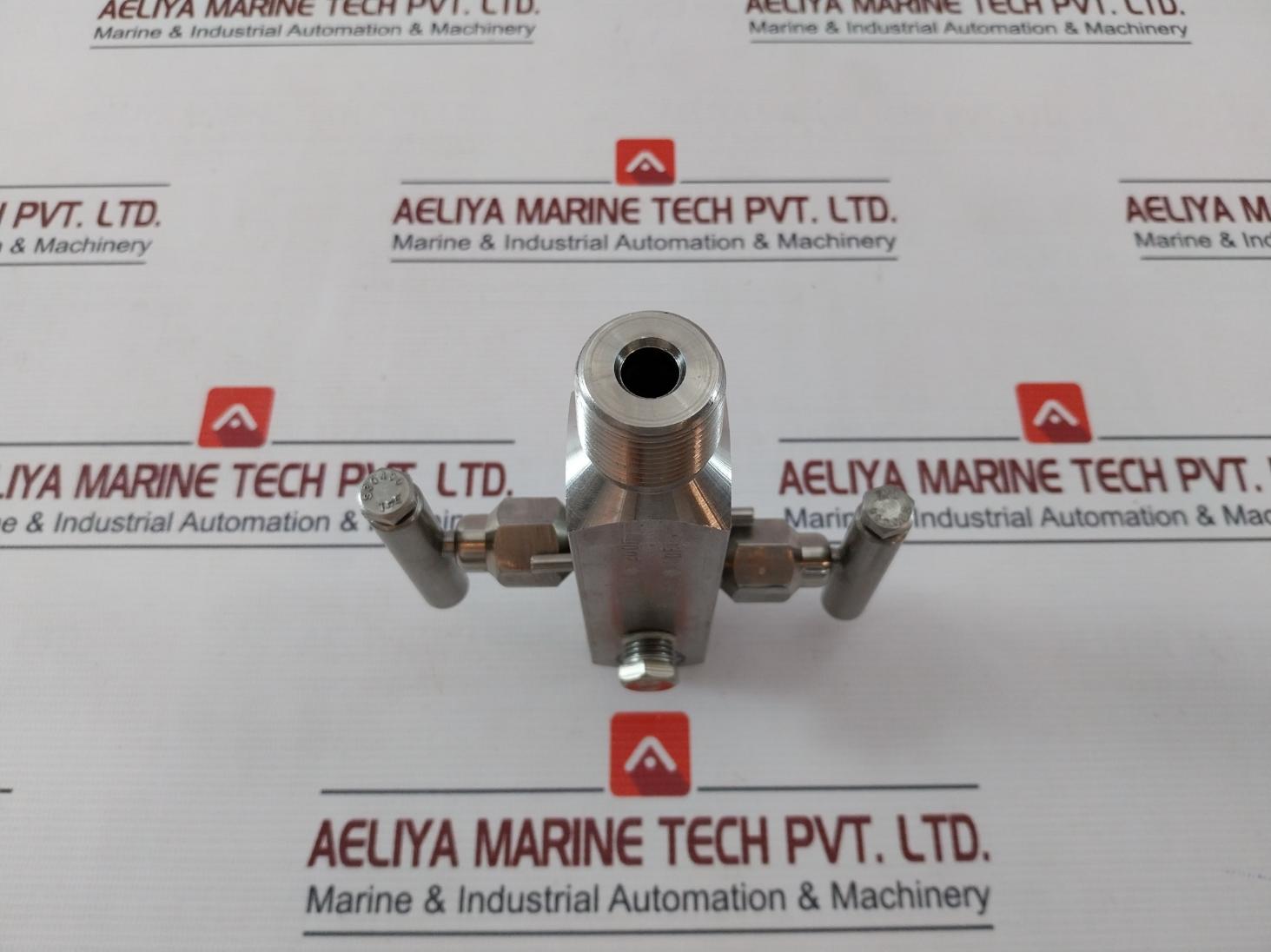 V-572Sct 316Ss Block And Bleed Manifold Valve 10000 Psi At 200F