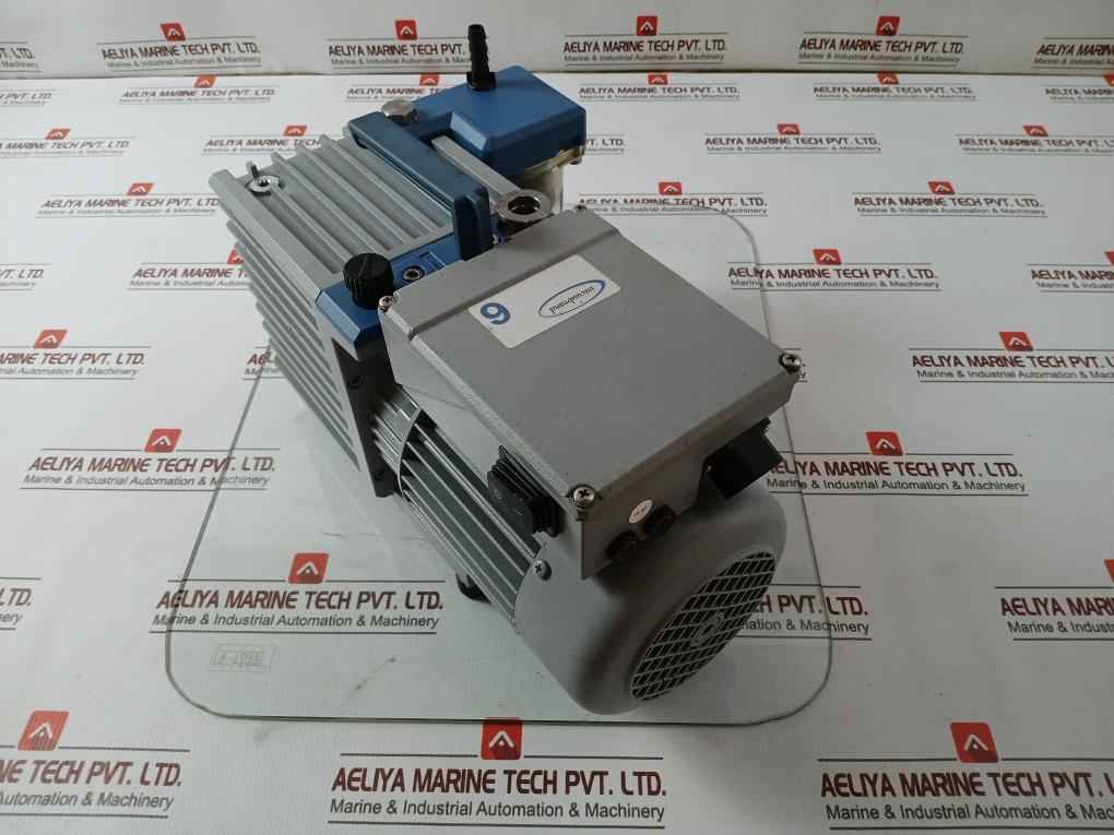 Vacuubrand Re 6W Rotary Vane Vacuum Pump 100-120V 50/60Hz 5.4A