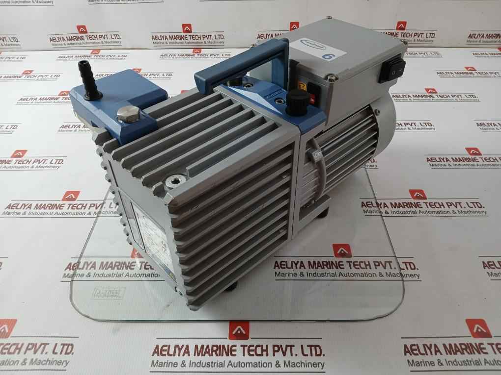 Vacuubrand Re 6W Rotary Vane Vacuum Pump 100-120V 50/60Hz 5.4A
