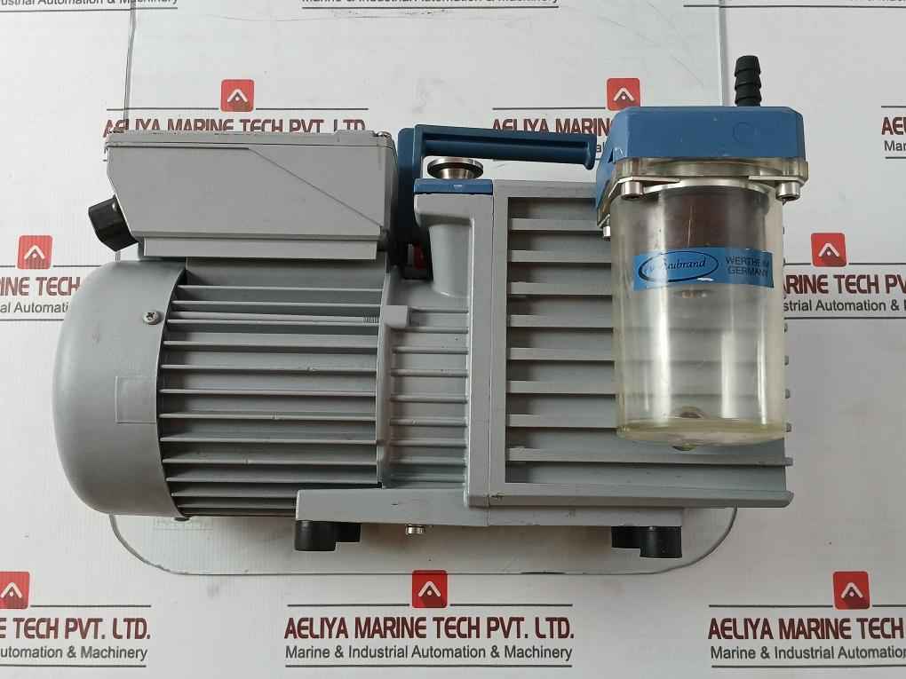 Vacuubrand Re 6W Rotary Vane Vacuum Pump 100-120V 50/60Hz 5.4A