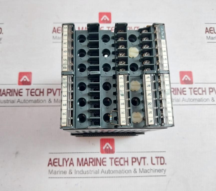 Process Controller 100-240Vac +10/ -15% 48-62Hz 15W Vaf Instruments 3504