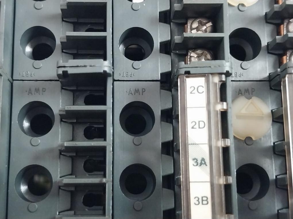 Process Controller 100-240Vac +10/ -15% 48-62Hz 15W Vaf Instruments 3504
