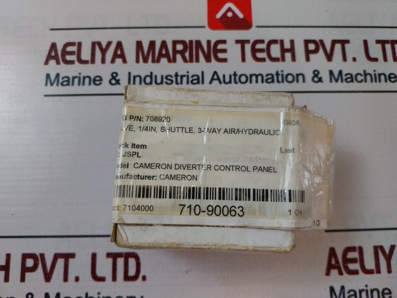 Versa Sv-3-316 3-way Air/hydraulic 1/4in Shuttle Valve 708920